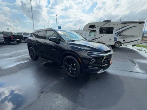 Used 2025 Chevrolet Blazer LT w/ Sound & Technology Package AWD/4WD image 2