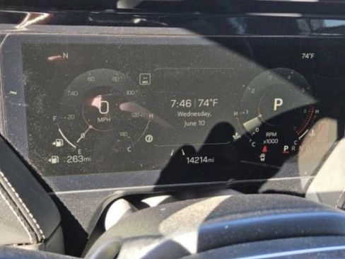 Used 2025 GMC Yukon Elevation RWD image 11