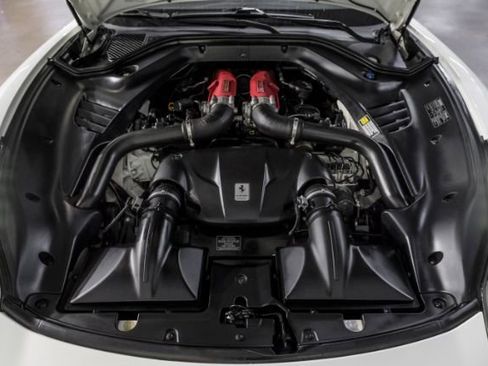 Used 2015 Ferrari California T image 54