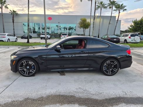 Used 2018 BMW M4 Coupe RWD image 8