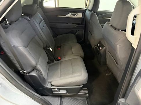 Used 2025 Ford Explorer Active AWD/4WD image 44