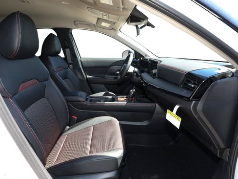 New 2026 Nissan Kicks SR w/ Cold Weather Package AWD/4WD image 18