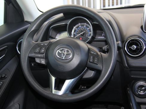 Used 2018 Toyota Yaris iA FWD image 11