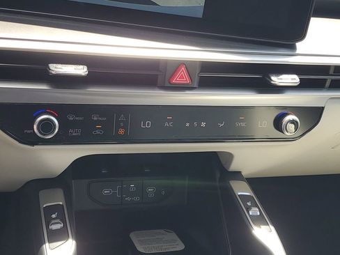 New 2026 Kia Sorento S FWD image 18
