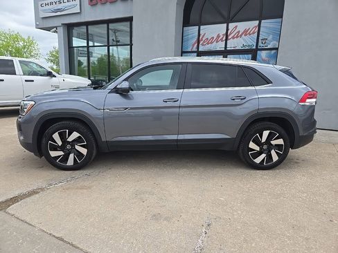 Used 2024 Volkswagen Atlas Cross Sport SE AWD/4WD image 5