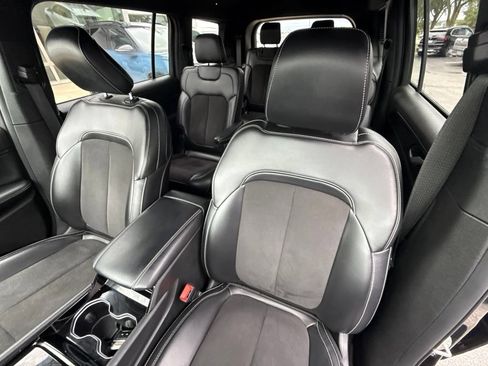 Used 2023 Jeep Grand Cherokee L Laredo AWD/4WD image 14