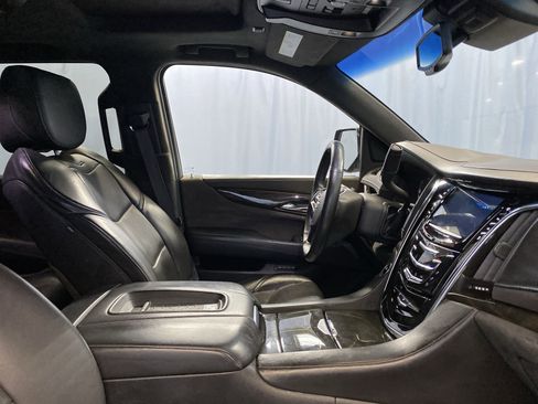 Used 2016 Cadillac Escalade Platinum image 47