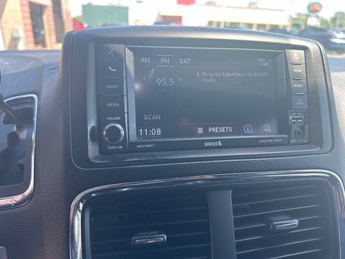 Used 2019 Dodge Grand Caravan GT FWD image 23