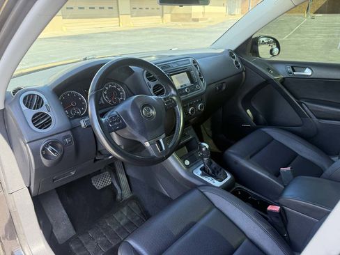 Used 2015 Volkswagen Tiguan SEL image 14