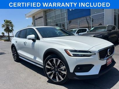New 2026 Volvo V60 B5 Cross Country Ultra w/ Protection Package Premier