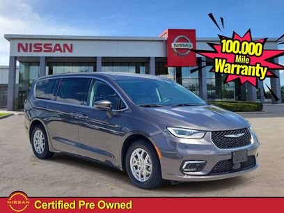 Used 2023 Chrysler Pacifica Touring-L