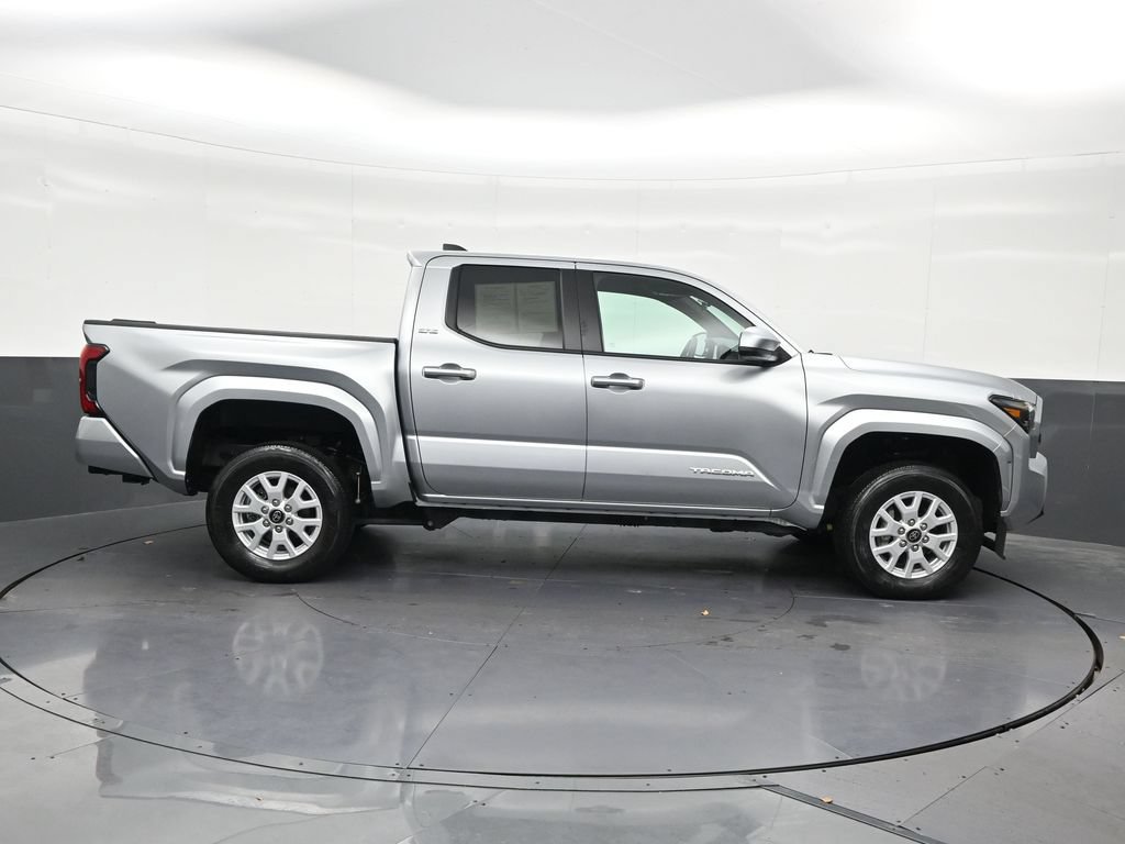 Used 2025 Toyota Tacoma SR5 RWD image 7