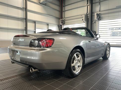 Used 2001 Honda S2000 image 9