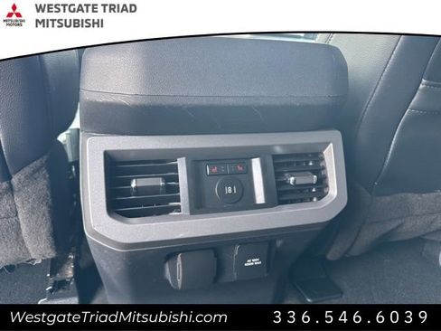 Used 2023 Ford F350 Lariat AWD/4WD image 24