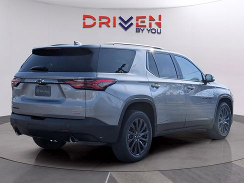 Used 2023 Chevrolet Traverse RS image 5