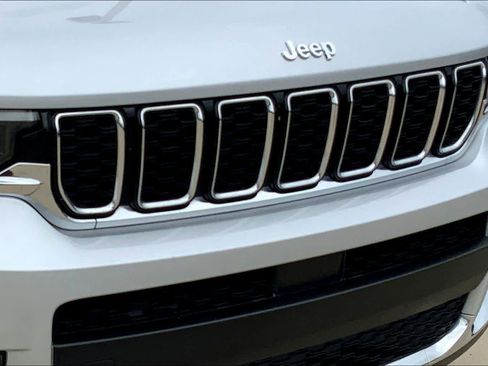 Used 2023 Jeep Grand Cherokee L Limited image 30