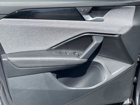 Certified 2025 Volkswagen Tiguan S FWD image 16