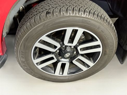 Used 2023 Toyota 4Runner Limited AWD/4WD image 32