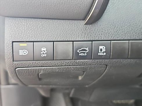 Used 2019 Toyota Camry LE image 17