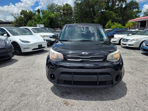 Used 2017 Kia Soul FWD image 2