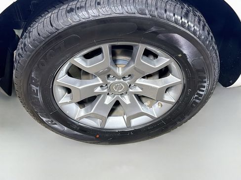 Used 2019 Nissan Frontier SL RWD image 31