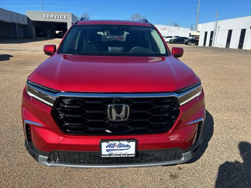 Used 2025 Honda Pilot Elite image 8