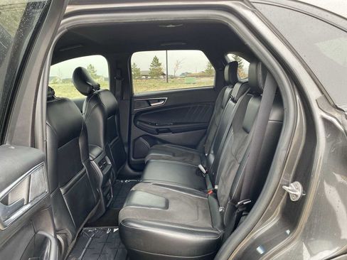 Used 2019 Ford Edge ST image 36