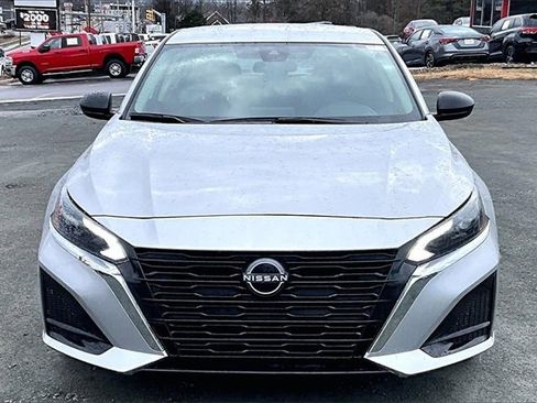 Used 2025 Nissan Altima 2.5 SV image 7