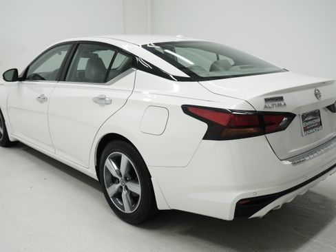 Used 2021 Nissan Altima 2.5 SL FWD image 6