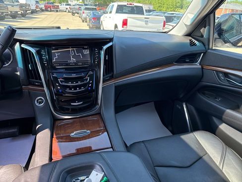 Used 2016 Cadillac Escalade ESV Premium AWD/4WD image 16