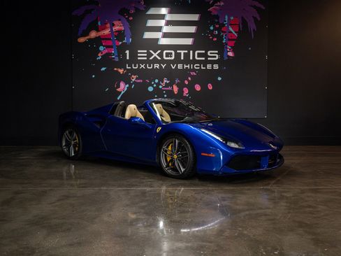 Used 2019 Ferrari 488 Spider RWD image 5