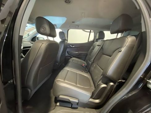 Used 2023 GMC Acadia SLT image 14