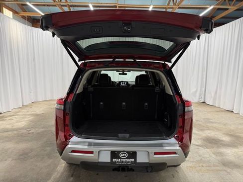 Used 2025 Nissan Pathfinder SL w/ SL Premium Package image 24