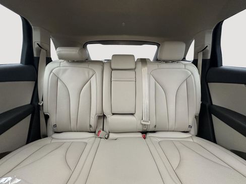 Used 2019 Lincoln Nautilus Select image 13