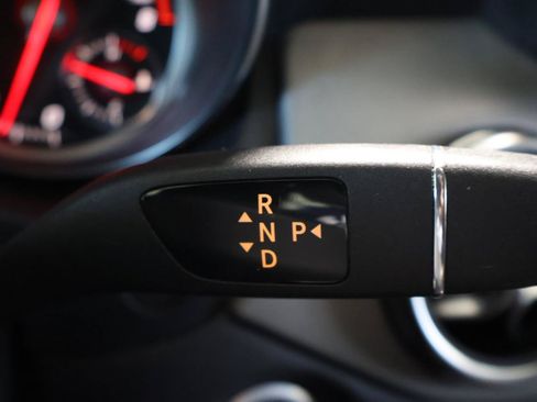 Used 2018 Mercedes-Benz GLA 250 image 28
