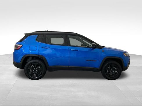 Used 2023 Jeep Compass Trailhawk w/ Trailhawk Convenience Group AWD/4WD image 7
