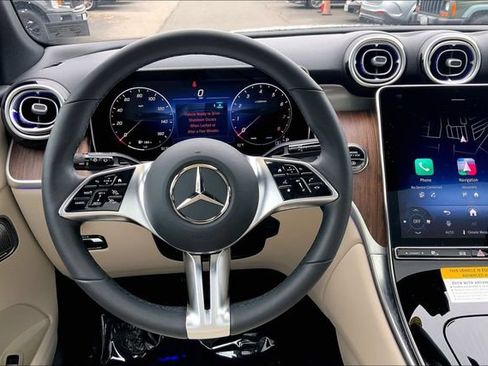 Used 2026 Mercedes-Benz GLC 300 4MATIC image 4