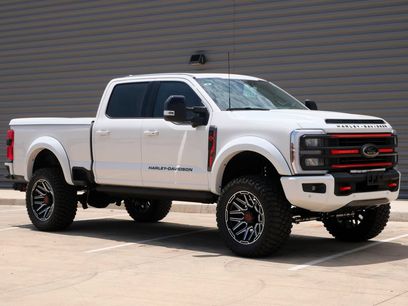 New 2026 Ford F250 Lariat w/ Black Appearance Package