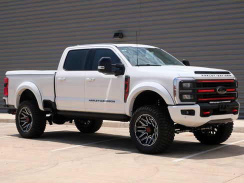 New 2026 Ford F250 Lariat w/ Black Appearance Package AWD/4WD image 1