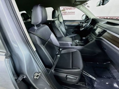 Used 2021 Volkswagen Atlas SE AWD/4WD image 32