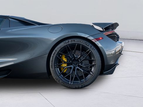 Used 2020 McLaren 720S Spider RWD image 24