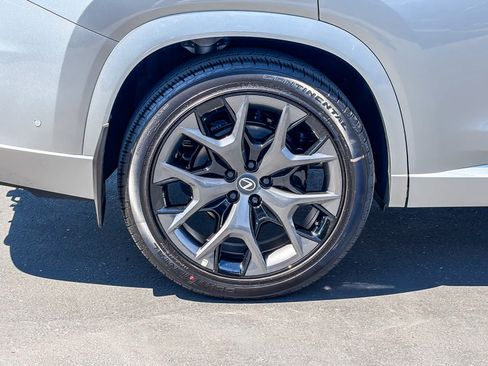 New 2026 Lexus TX 500h AWD image 10