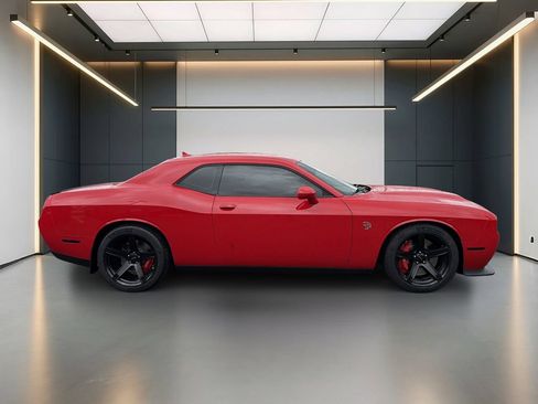 Used 2019 Dodge Challenger SRT Hellcat w/ Laguna Leather Package RWD image 7