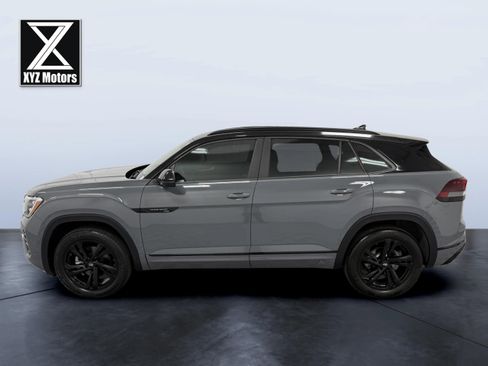 Used 2025 Volkswagen Atlas Cross Sport SEL R-Line image 3