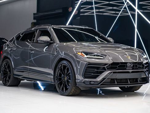 Used 2022 Lamborghini Urus image 1