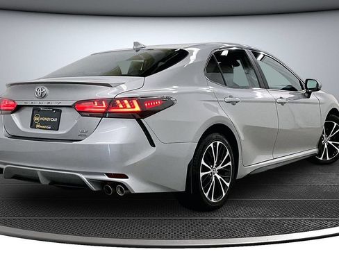 Used 2020 Toyota Camry SE AWD/4WD image 6