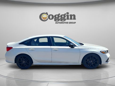 Used 2023 Honda Civic Sport image 6