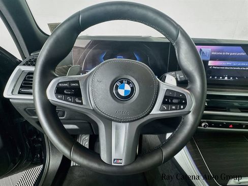 Used 2025 BMW X5 xDrive40i w/ M Sport Package AWD/4WD image 11