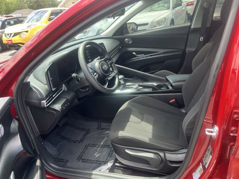 Used 2023 Hyundai Elantra SEL FWD image 11
