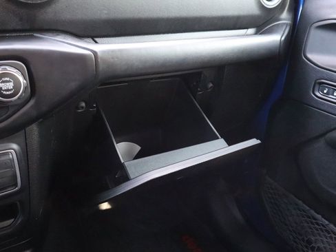 Used 2018 Jeep Wrangler Unlimited Sahara w/ Dual Top Group image 38